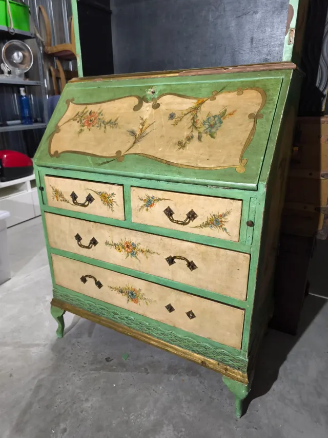 Precioso secreter veneciano pintado a mano