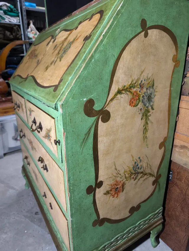 Precioso secreter veneciano pintado a mano