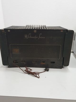 Radio a válvulas Schneider Freres