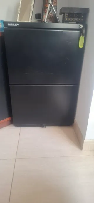 Cajonera archivador negra con llaves
