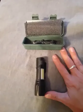 Linterna LED USB Recargable