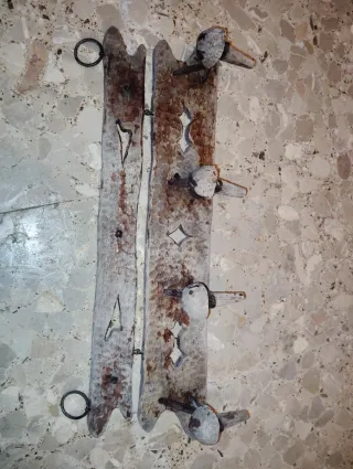 Perchero antiguo madera y metal
