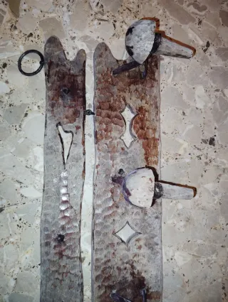 Perchero antiguo madera y metal