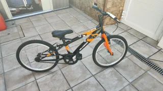 Bicicleta B'TWIN 20 Infantil