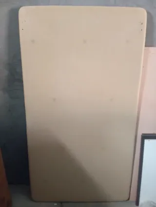 Colchón y base tapizada floral azul Muy poco uso.