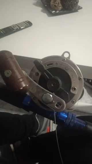 Caña de pescar Okuma para barco