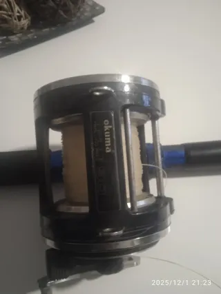 Caña de pescar Okuma para barco