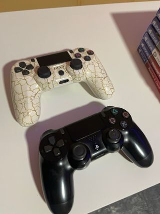PS4 + dos controles y juegos