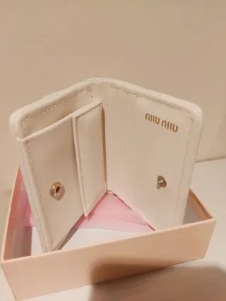 Solo spedizione Portafoglio Miu Miu bianco