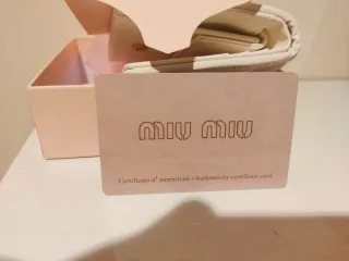 Solo spedizione Portafoglio Miu Miu bianco