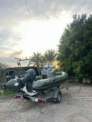 ¡¡Se vende espectacular Semirrígida!! COMO NUEVA!!