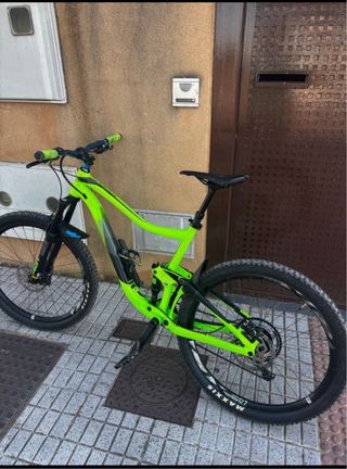 Bicicleta Giant Doppia Sospensione MTB