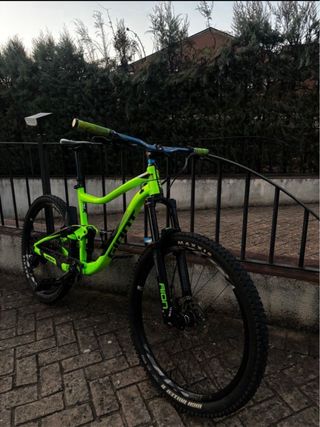 Bicicleta Giant Doppia Sospensione MTB