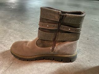 Botas grises y plateadas talla 39