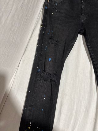 Vaqueros Bershka negros talla M