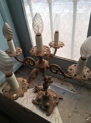 PAREJA DE CANDELABROS DE BRONCE, S. XIX/PP. XX