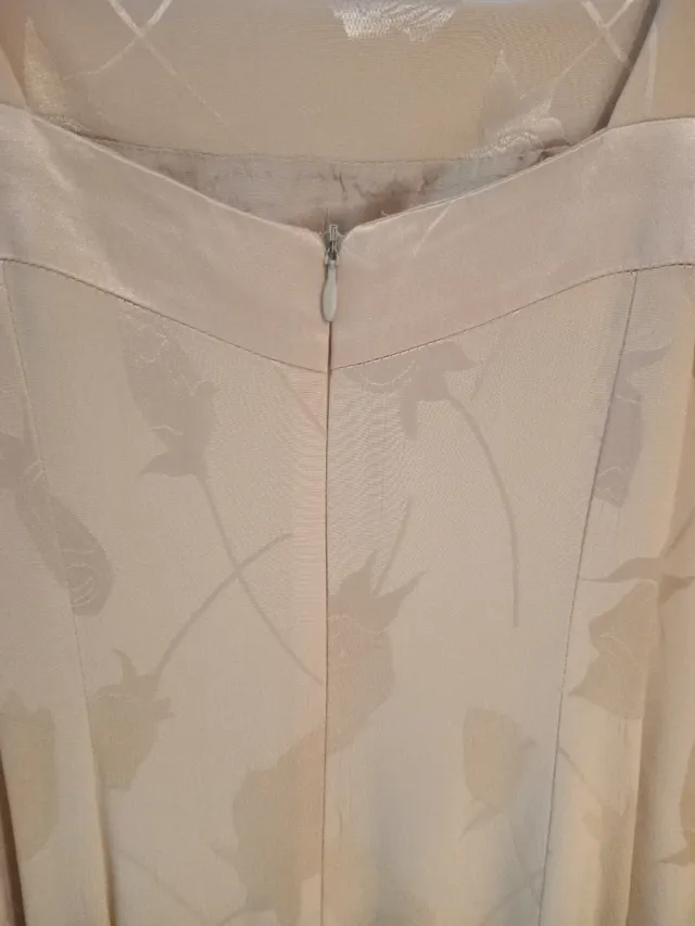 Abito da festa dorato beige