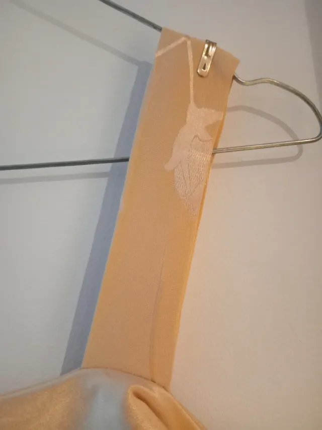 Abito da festa dorato beige