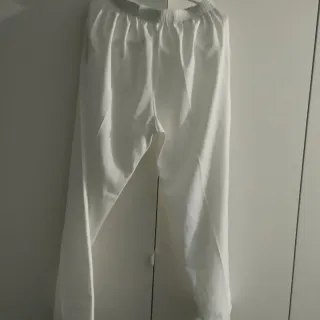 Pantalones blancos