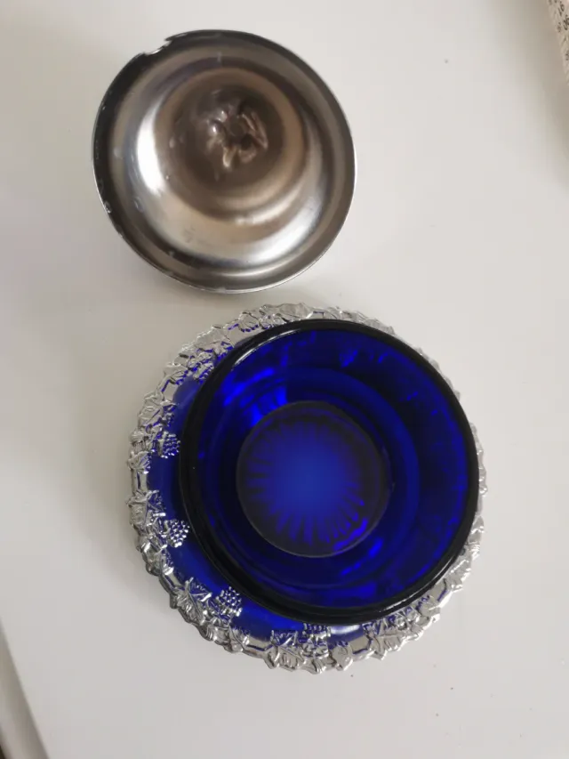 Açucareiro de vidro e metal