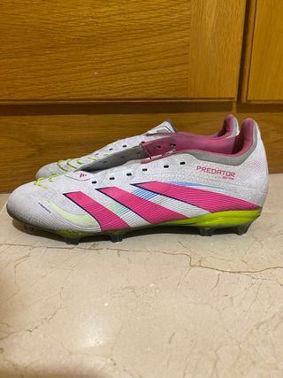 Botas de fútbol Adidas Predator gama alta. AG.