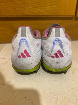 Botas de fútbol Adidas Predator gama alta. AG.