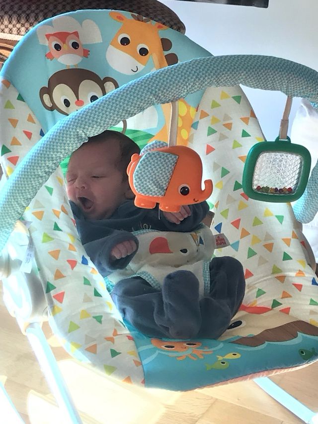 Amaca per neonati con giocattoli