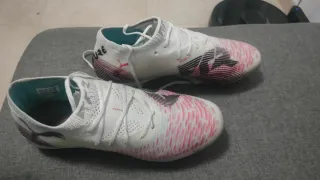Botas de fútbol N°40 Puma Future blancas y rojas F