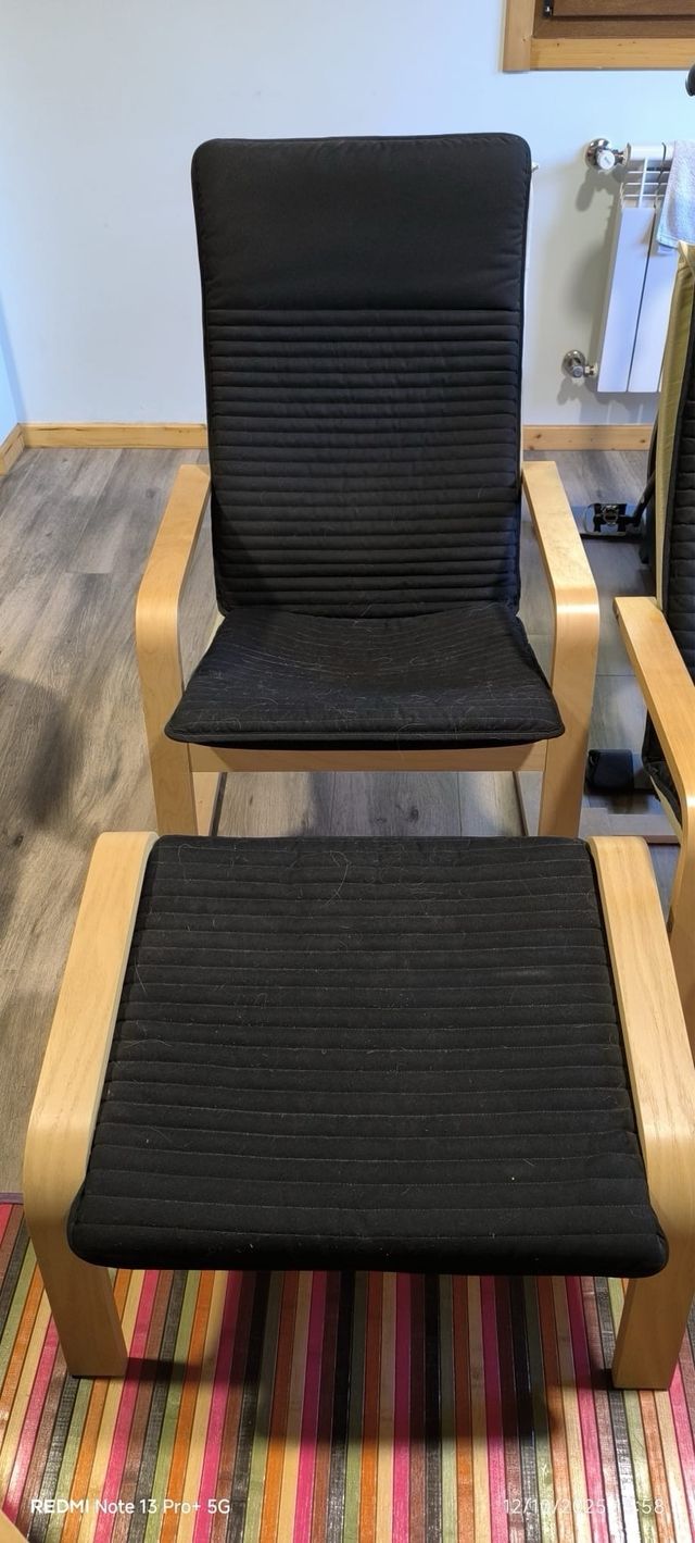 Sedie in legno e tessuto nere