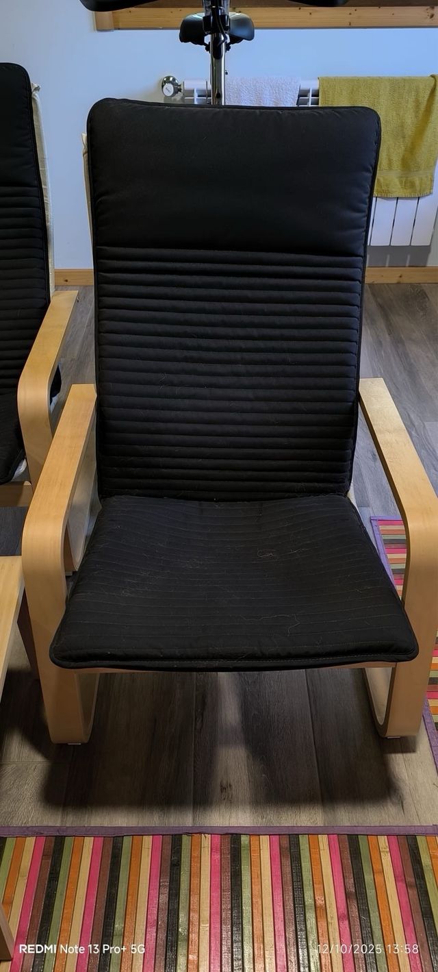 Sedie in legno e tessuto nere