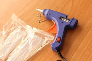 Pistola de Silicona Azul con cable.