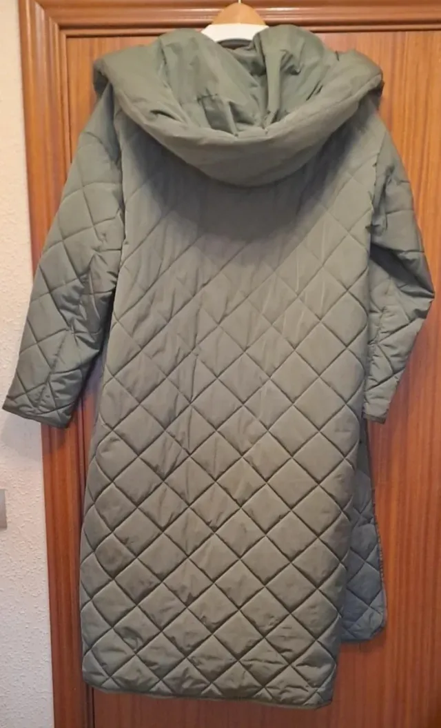 Chaqueta oversize larga acolchada Zara verde