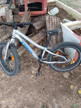 Bicicleta Trek plateada