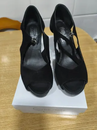 Zapatos de tacón negros piel
