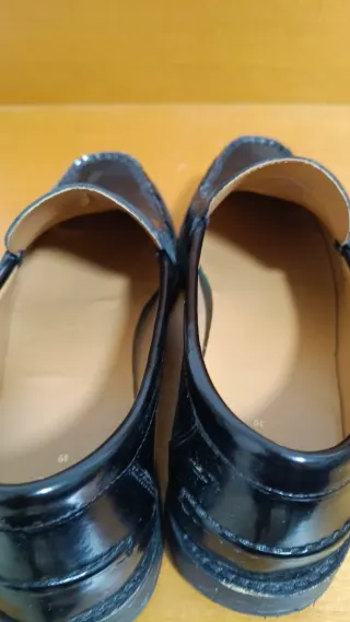 Mocasines de piel negros Zara
