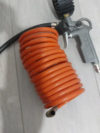 Pistola inflador con manómetro y manguera