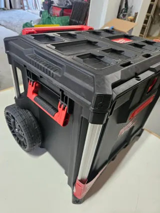 A ESTRENAR Carro Milwaukee PACKOUT