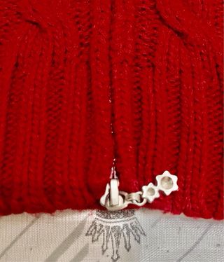 Chaqueta punto Roberto Verino roja, cuello de piel