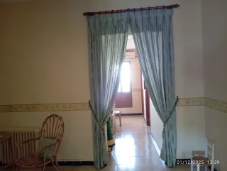 Estantería bambú y cristal conjunto de todo cojine