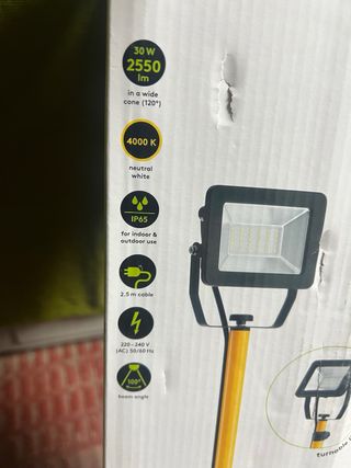 Foco LED con trípode