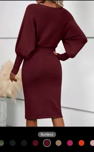 Vestido de punto burdeos.