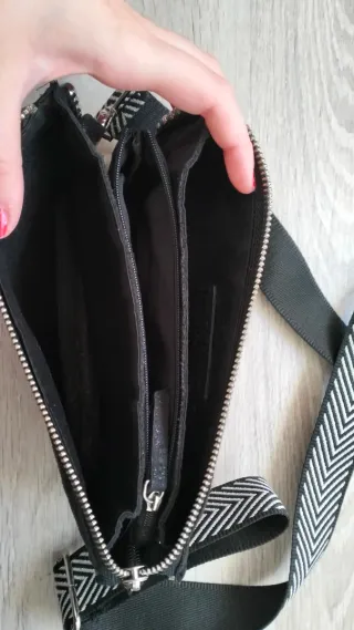 Bolso Zara Negro con Tachuelas Plateadas