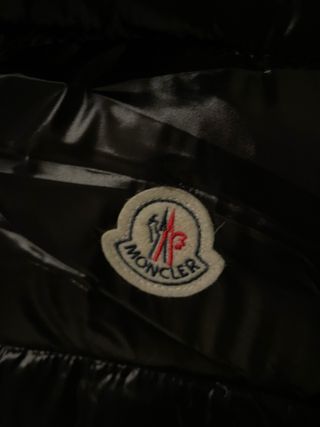 Chaleco Moncler con capucha extraíble