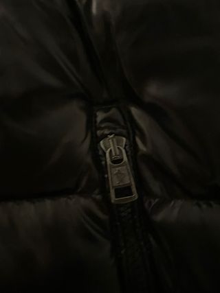 Chaleco Moncler con capucha extraíble