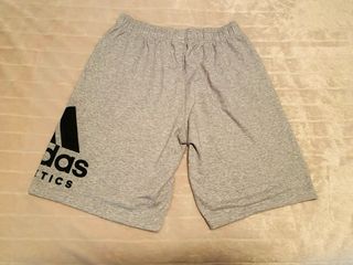 Pantalón corto Oversize Adidas gris hombre