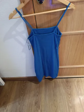 Vestido azul de tirantes