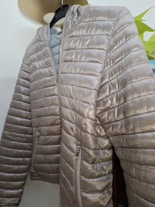 Plumífero fino reversible beige/gris