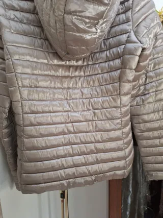 Plumífero fino reversible beige/gris