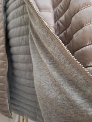 Plumífero fino reversible beige/gris