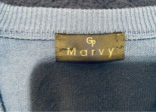 Jersey azul cuello pico